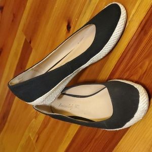 American Eagle Women's Wedge Espadrilles Size 9.5 Black
